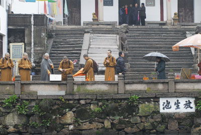 http://old.buddhism.org.hk/upload/editorfiles/2009.1.1_0.20.20_9805.JPG