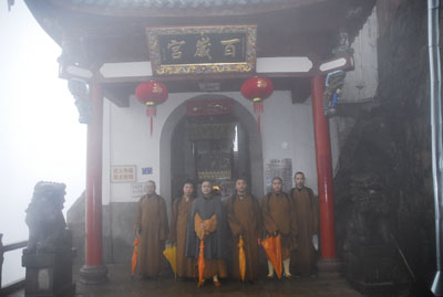http://old.buddhism.org.hk/upload/editorfiles/2009.1.1_0.21.20_4853.JPG
