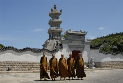 http://old.buddhism.org.hk/upload/editorfiles/2008.12.31_20.26.42_1317.JPG
