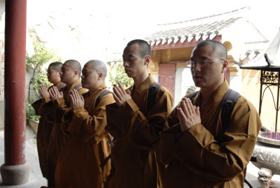 http://old.buddhism.org.hk/upload/editorfiles/2008.12.31_20.23.47_6283.JPG