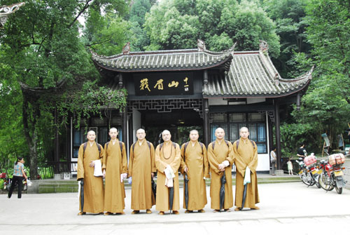 http://old.buddhism.org.hk/upload/editorfiles/2008.12.31_22.26.56_6616.JPG