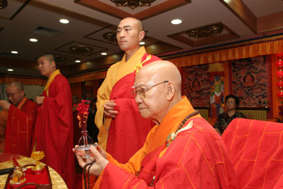 http://www.buddhism.org.hk/upload/editorfiles/2009.2.10_23.2.33_6288.jpg