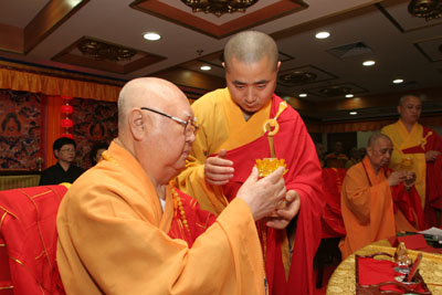 http://www.buddhism.org.hk/upload/editorfiles/2009.2.10_23.1.57_6753.jpg