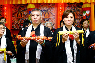 http://www.buddhism.org.hk/upload/editorfiles/2009.2.10_23.3.27_3902.jpg