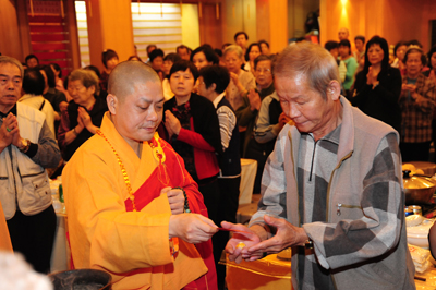 http://old.buddhism.org.hk/upload/editorfiles/2010.8.19_16.54.7_8182.JPG