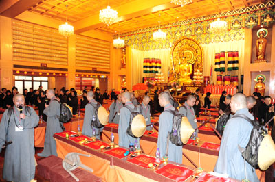 http://old.buddhism.org.hk/upload/editorfiles/2009.12.5_9.37.40_1928.JPG