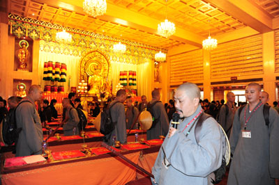 http://old.buddhism.org.hk/upload/editorfiles/2009.12.4_3.41.2_1868.JPG