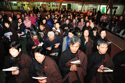 http://old.buddhism.org.hk/upload/editorfiles/2009.12.4_3.35.20_7819.JPG