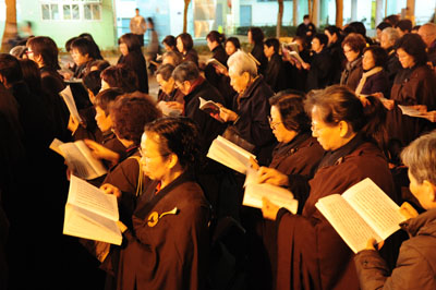 http://old.buddhism.org.hk/upload/editorfiles/2009.12.4_3.35.7_8463.JPG