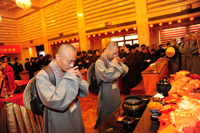 http://old.buddhism.org.hk/upload/editorfiles/2009.12.4_2.9.49_3172.JPG