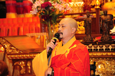 http://old.buddhism.org.hk/upload/editorfiles/2009.12.4_2.8.16_9121.JPG