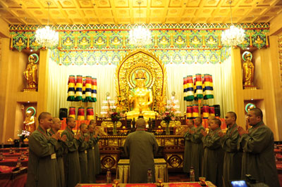 http://old.buddhism.org.hk/upload/editorfiles/2009.12.5_9.49.24_3329.JPG