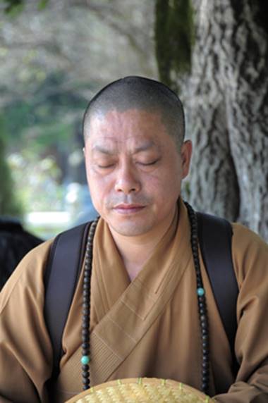 http://old.buddhism.org.hk/upload/editorfiles/2009.10.16_14.0.27_8621.JPG